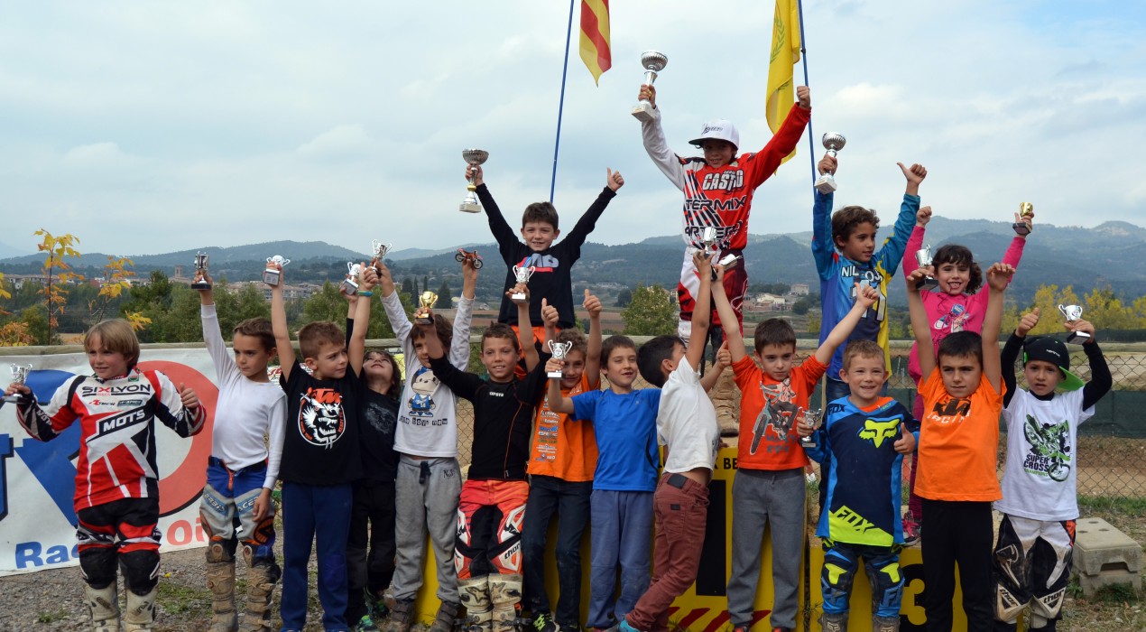 Més de 70 pilots han participat avui a la Lliga Catalana de Nens de Motocròs  a Olvan