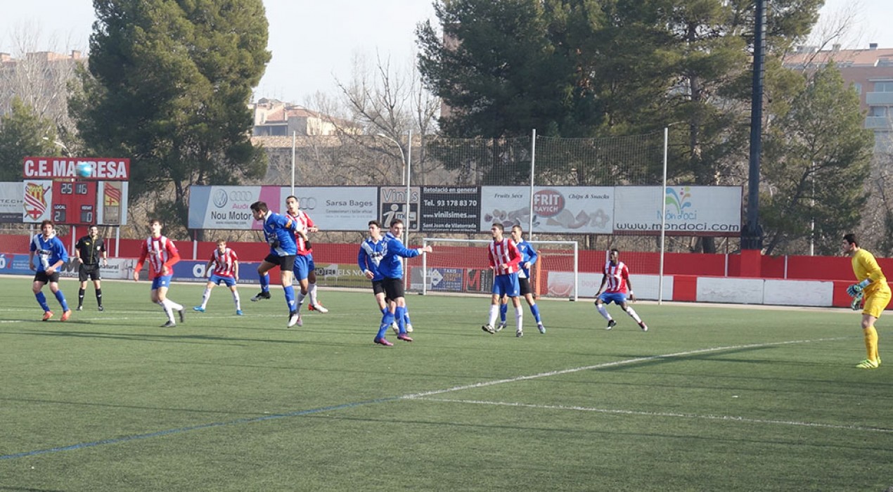 Dos gols en deu minuts tomben l’Avià en un derbi disputadíssim contra el Manresa (2-1)