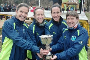 L’equip femení del JAB, campió de Catalunya de cros veterà