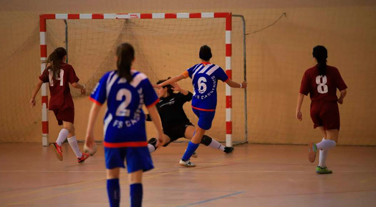 El femení del Casserres s’endú un partit obert a la pista del Castelldefels (4-5)
